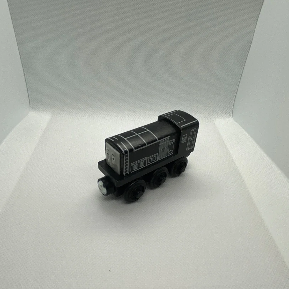 Thomas & Friends Diesel Wooden Railway Toy Train Engine Black Y4079